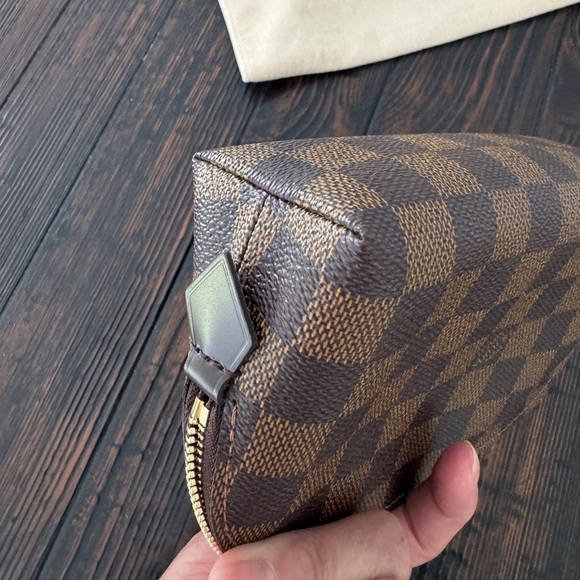 Authentic Louis Vuitton Damier Ebene Cosmetic Pouch in Like New Condition - Picture 8 of 16